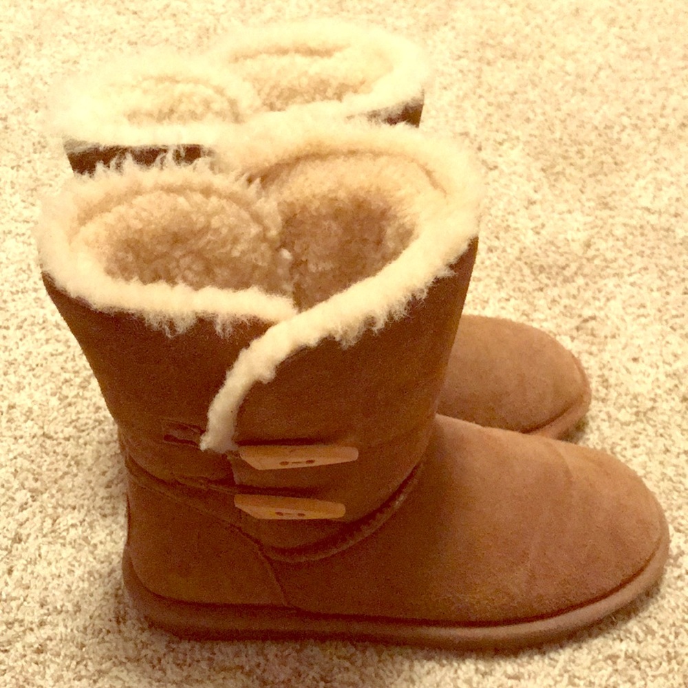 Bearpaw fur boots size 8
